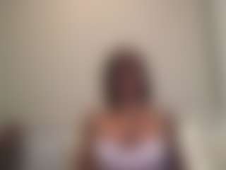 Live cam show with Kimmy Loot - Huge on CamClone