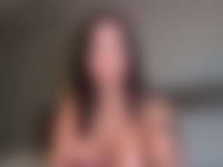 Live cam show with Kimmy Loot - Big Tits on TastyBlacksLive