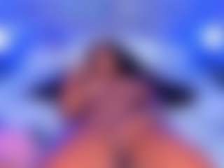 Live cam show with cammiila - Ebony Blowjob on live18s.com