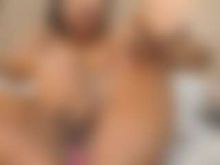 Live cam show with mialopezz - Brown Eyes on Mixed Magazine Live