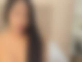 Live cam show with mialopezz - Tease Black on Hubzter Live