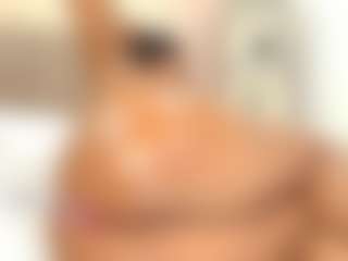 Live cam show with mialopezz - Ebony HD on Camsoda | colombia