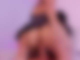 Live cam show with HAILEY - Deepthroat on Milfs Live