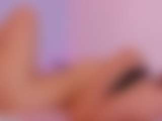 Live cam show with HAILEY - Athletic Shaved Pussy on sexylive.show