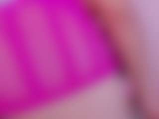 Live cam show with HAILEY - Lush MILF on AdultVida.com
