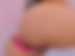 Live cam show with HAILEY - Shaved Pussy MILF on liverealitysex.com