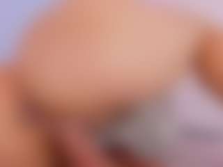 Live cam show with HAILEY - Strip MILF on Milfs Live