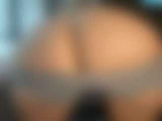 Live cam show with Nerdy Girl Ruby - Big Ass on AdultVida.com