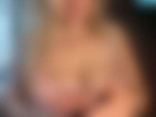 Live cam show with Nerdy Girl Ruby - Blonde Hair on TastyBlacksLive | united states