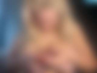 Live cam show with Nerdy Girl Ruby - Bra on livesuperchat.net