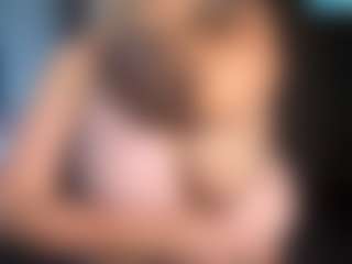Live cam show with Nerdy Girl Ruby - Big Nipples on xplaylive.com