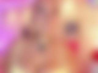 Live cam show with Queen S. - Handjob on SquirtSoMuch
