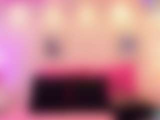 Live cam show with Queen S. - Blonde Hair on AdultVida.com