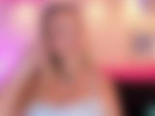 Live cam show with Queen S. - Curvy on StripNow