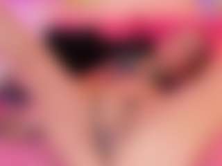 Queen S.'s Live Sex Cam Show