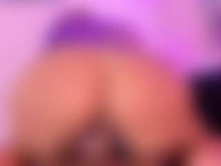 Queen S.'s Live Sex Cam Show
