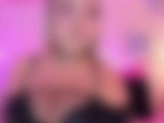 Live cam show with Queen S. - Lovense on CamClone