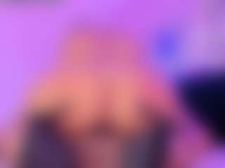 Live cam show with Queen S. - Blowjob on intimatelivegirls.com