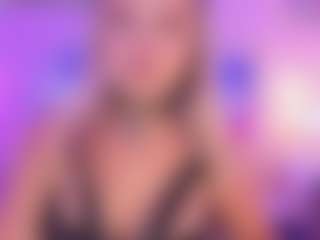 Live cam show with Queen S. - Deepthroat on Livezox