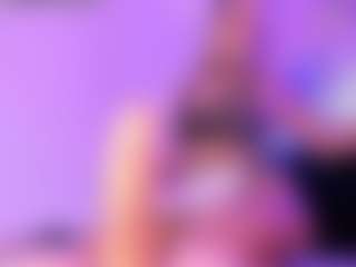 Live cam show with Queen S. - Green Eyes on milfzrlive.com