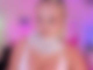 Live cam show with Queen S. - Thick on Camsoda