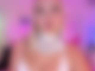 Live cam show with Queen S. - Squirt on Camsoda