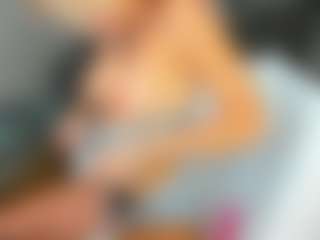 bella-sweeet's Live Sex Cam Show