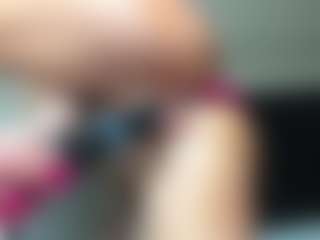 bella-sweeet's Live Sex Cam Show