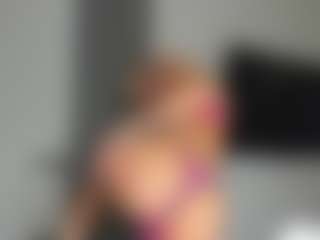 bella-sweeet's Live Sex Cam Show