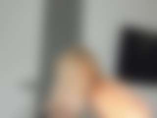 bella-sweeet's Live Sex Cam Show