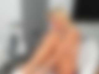 bella-sweeet's Live Sex Cam Show