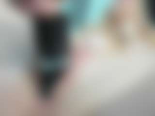 bella-sweeet's Live Sex Cam Show