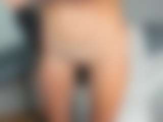 bella-sweeet's Live Sex Cam Show