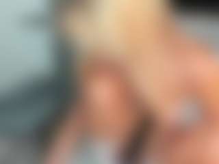 bella-sweeet's Live Sex Cam Show