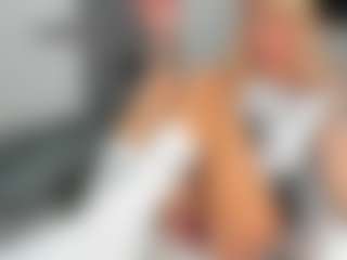 bella-sweeet's Live Sex Cam Show