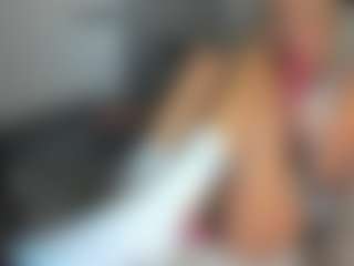 bella-sweeet's Live Sex Cam Show