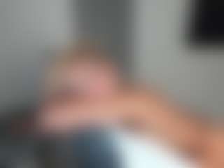 bella-sweeet's Live Sex Cam Show