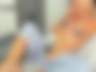 bella-sweeet's Live Sex Cam Show
