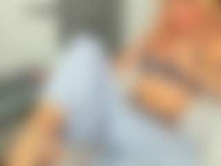 Live cam show with bella-sweeet - Black MILF on CamwithHer