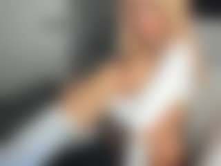 bella-sweeet's Live Sex Cam Show