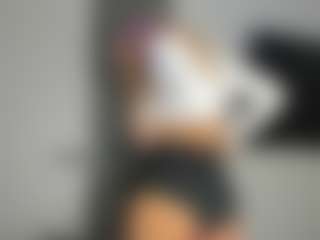 bella-sweeet's Live Sex Cam Show