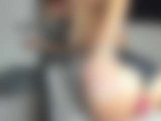 bella-sweeet's Live Sex Cam Show