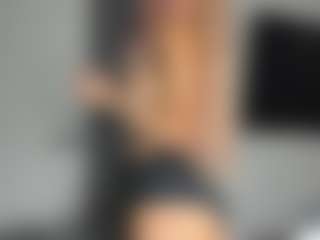 bella-sweeet's Live Sex Cam Show