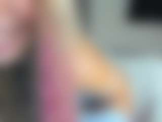 bella-sweeet's Live Sex Cam Show