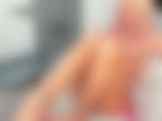 bella-sweeet's Live Sex Cam Show