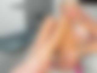 bella-sweeet's Live Sex Cam Show