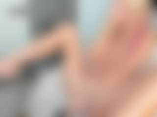 bella-sweeet's Live Sex Cam Show