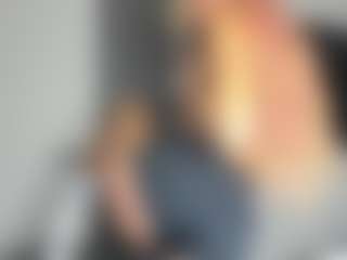bella-sweeet's Live Sex Cam Show
