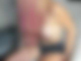 bella-sweeet's Live Sex Cam Show