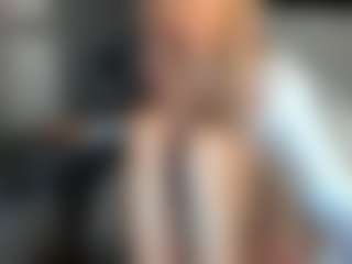 bella-sweeet's Live Sex Cam Show